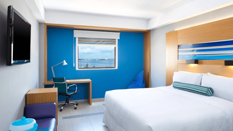  Aloft Lagoon View King